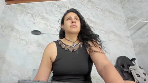 Snapshot of lissa_harris_ chatting on December 30, 2:53 am Lisa online show from December 30, 2:53 am