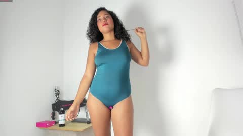 lissa_petitee online show from May 23, 12:16 am
