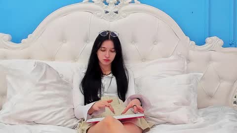 LissaAllison online show from March 5, 8:10 am