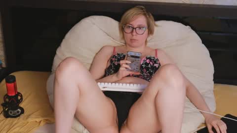 Lissa Ross online show from May 27, 11:40 am