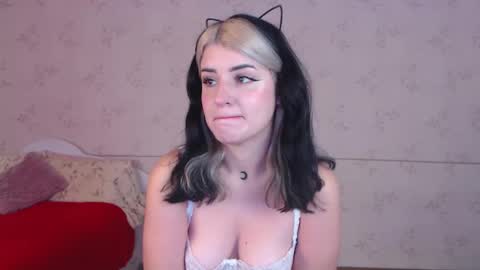 Alice Dont forget to thumbs up its very important  online show from November 26, 8:37 am