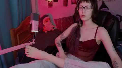 lissaros online show from March 23, 4:22 pm