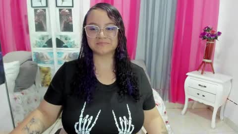 Snapshot of lissavillalobos chatting on April 15, 9:26 pm lissa online show from April 15, 9:26 pm