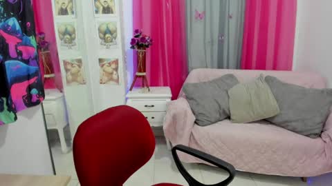 Snapshot of lissavillalobos chatting on June 2, 9:50 pm lissa online show from June 2, 9:50 pm