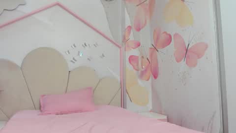 little__doll18 online show from December 22, 10:01 am