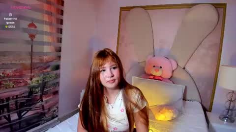 Snapshot of little__doll18 chatting on June 23, 10:02 am little__doll18 online show from June 23, 10:02 am