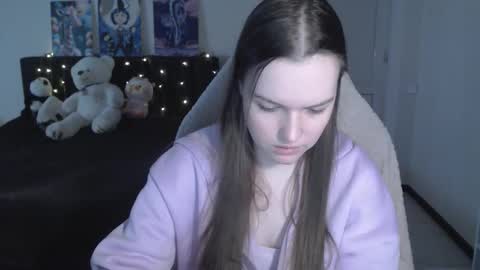 little__flowers online show from February 19, 9:49 am