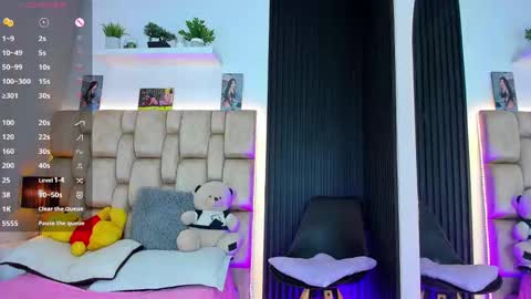 Snapshot of little__sophie18 chatting on October 9, 7:45 pm Sophie ---- connected from 1400 to 2100 Colombia time online show from October 9, 7:45 pm