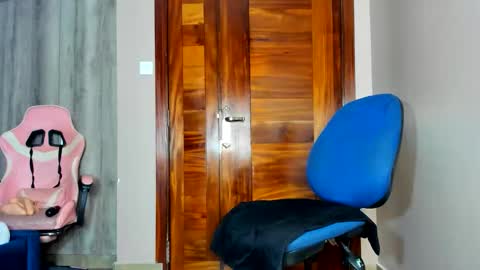 little_africa online show from March 1, 7:43 am