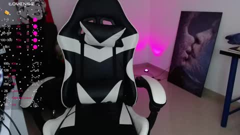 Snapshot of little_amy__ chatting on February 26, 11:37 pm Amelie online show from February 26, 11:37 pm