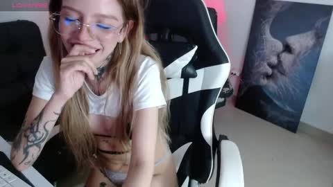 Amelie  online show from May 28, 11:57 pm