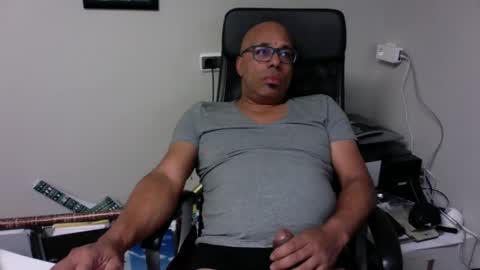 Snapshot of little_buddha chatting on January 1, 8:26 pm Pure Black Power online show from January 1, 8:26 pm