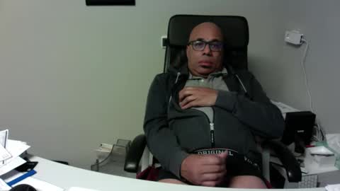 Snapshot of little_buddha chatting on April 9, 9:09 pm Pure Black Power online show from April 9, 9:09 pm