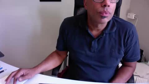 Snapshot of little_buddha chatting on April 27, 9:51 am Pure Black Power online show from April 27, 9:51 am