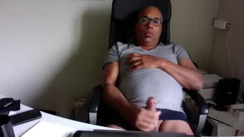 Snapshot of little_buddha chatting on May 13, 5:16 am Pure Black Power online show from May 13, 5:16 am
