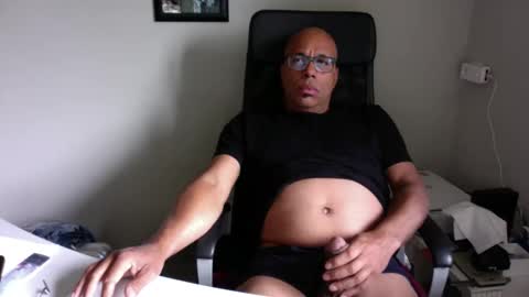 Snapshot of little_buddha chatting on May 21, 5:58 am Pure Black Power online show from May 21, 5:58 am