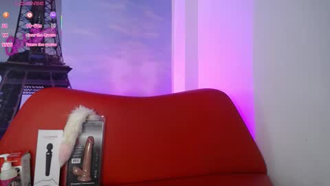 Ellie  online show from March 8, 2:10 pm