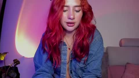 Snapshot of little_emilyd chatting on April 23, 5:08 am Emily online show from April 23, 5:08 am