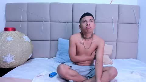 little_kris1 online show from January 13, 12:32 pm