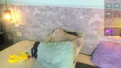 Lili online show from March 1, 9:17 pm