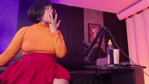 Snapshot of little_maeve chatting on February 1, 12:29 am Maeve  online show from February 1, 12:29 am