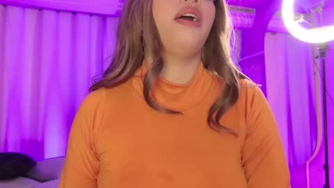 Snapshot of little_maeve chatting on February 11, 11:12 pm Maeve  online show from February 11, 11:12 pm