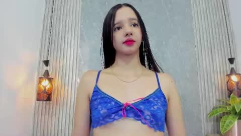 little_melody1 online show from July 10, 11:46 am