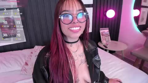 Snapshot of little_natty_ chatting on April 25, 6:49 pm Natty online show from April 25, 6:49 pm