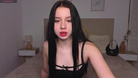 Snapshot of little_sweet1ie chatting on February 21, 2:51 pm little_sweet1ie online show from February 21, 2:51 pm