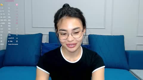 Snapshot of little_v1rgin_angel chatting on October 15, 5:13 pm Kwan online show from October 15, 5:13 pm