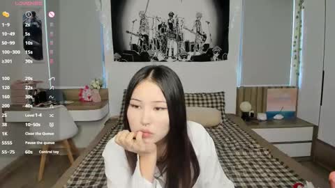 Yena and Gabby online show from February 25, 6:12 am