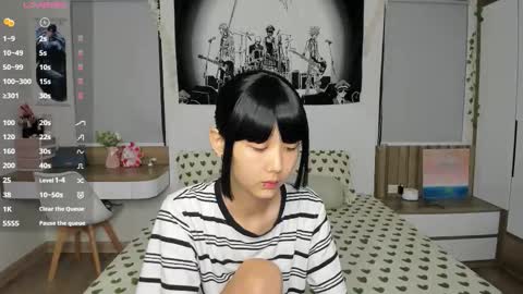 Yena and Gabby online show from March 26, 5:07 pm