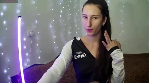 Snapshot of littleahwitch chatting on September 12, 8:58 am LittleAhWitch online show from September 12, 8:58 am