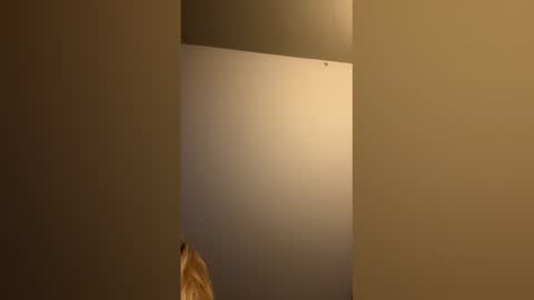 littleblonde_l online show from March 10, 12:15 am