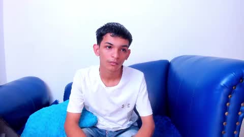 Snapshot of littlecum18 chatting on June 19, 12:31 pm Pipe online show from June 19, 12:31 pm