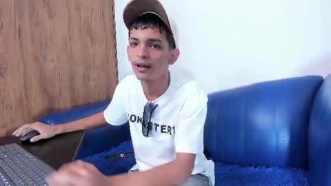 Snapshot of littlecum18 chatting on July 25, 6:05 pm Pipe online show from July 25, 6:05 pm