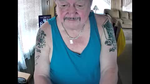 Snapshot of littled83057 chatting on October 2, 5:42 pm Littled83057 online show from October 2, 5:42 pm