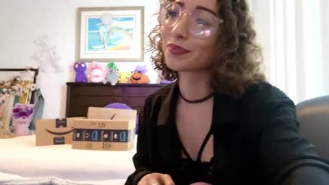 littledeathtrap online show from December 22, 7:33 pm