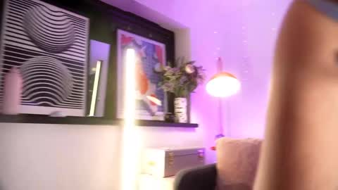 Emily Hill online show from May 29, 8:40 pm