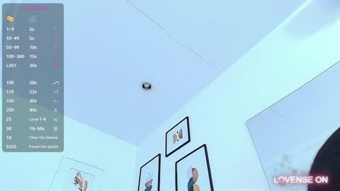 Snapshot of littlee_emilyy_ chatting on December 22, 6:48 pm Emily  online show from December 22, 6:48 pm