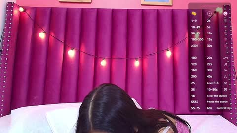 Snapshot of littlee_emilyy_ chatting on January 31, 6:02 am Emily  online show from January 31, 6:02 am