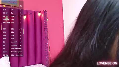 Snapshot of littlee_emilyy_ chatting on February 12, 6:08 am Emily  online show from February 12, 6:08 am