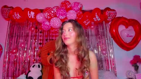 littlee_emma_ online show from February 17, 2:53 am