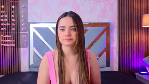 Snapshot of littleesara18 chatting on March 2, 11:17 am Sara online show from March 2, 11:17 am