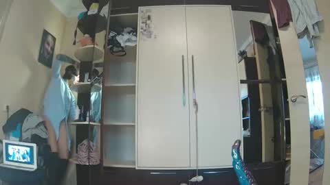 littlehappines online show from April 13, 3:17 pm