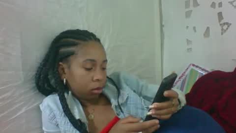Snapshot of littlehotpanda chatting on October 10, 6:56 am edra online show from October 10, 6:56 am