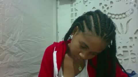 Snapshot of littlehotpanda chatting on October 10, 7:35 pm edra online show from October 10, 7:35 pm