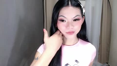 Snapshot of littlelace_ chatting on May 21, 12:17 am littlelace_ online show from May 21, 12:17 am