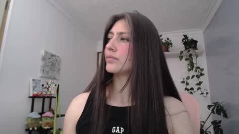 Snapshot of littlelaksmi chatting on April 11, 10:14 pm Laksmi online show from April 11, 10:14 pm