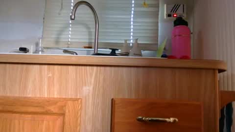 Snapshot of littleleo_96 chatting on November 20, 5:45 pm littleleo_96 online show from November 20, 5:45 pm